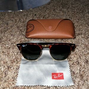 Ray-Ban Classic Tortoise Sunglasses with Brown Case